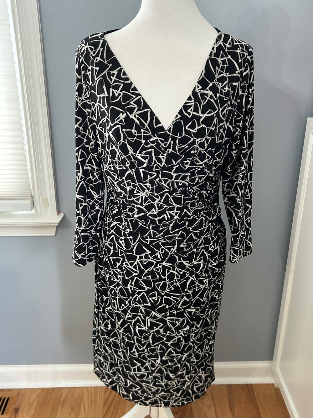 Lauren Ralph Lauren Faux Wrap Dress Size 10 Black White Abstract Stretch Career